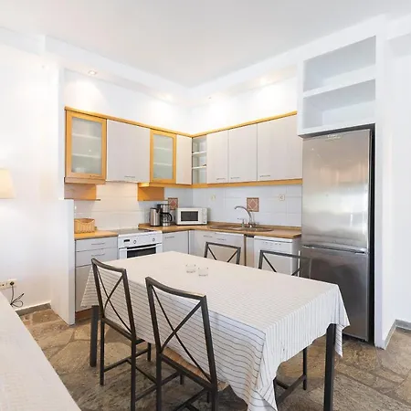 Coconut & Vanilla & Pineapple Pool #feelslikehome Kriopigi