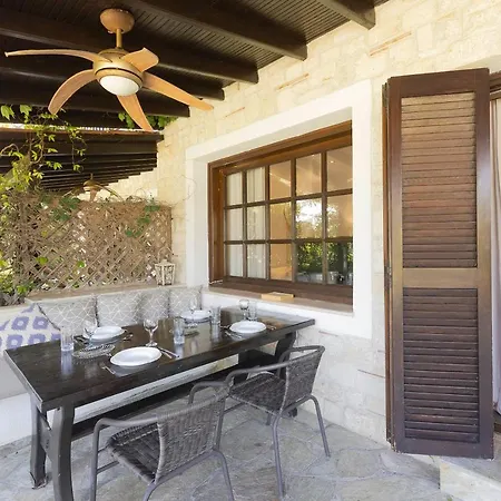 Coconut & Vanilla & Pineapple Pool #feelslikehome