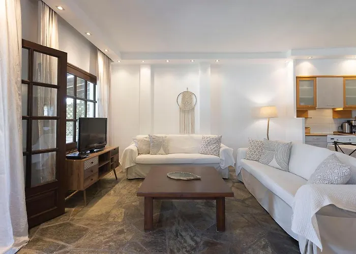 Coconut & Vanilla & Pineapple Pool #feelslikehome