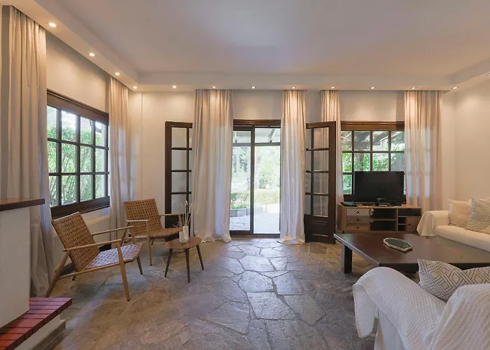 Coconut & Vanilla & Pineapple Pool #feelslikehome