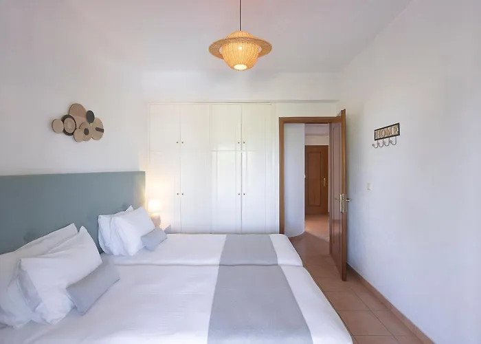 Coconut & Vanilla & Pineapple Pool #feelslikehome *